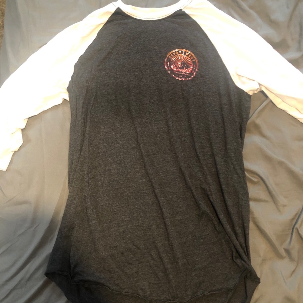 Like New. Large baseball style tee. Medium sleeve